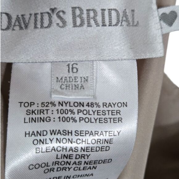 David's Bridal Short Lace Mesh Dress with Halter Neckline Biscotti Beige Size 16 - Picture 6 of 14